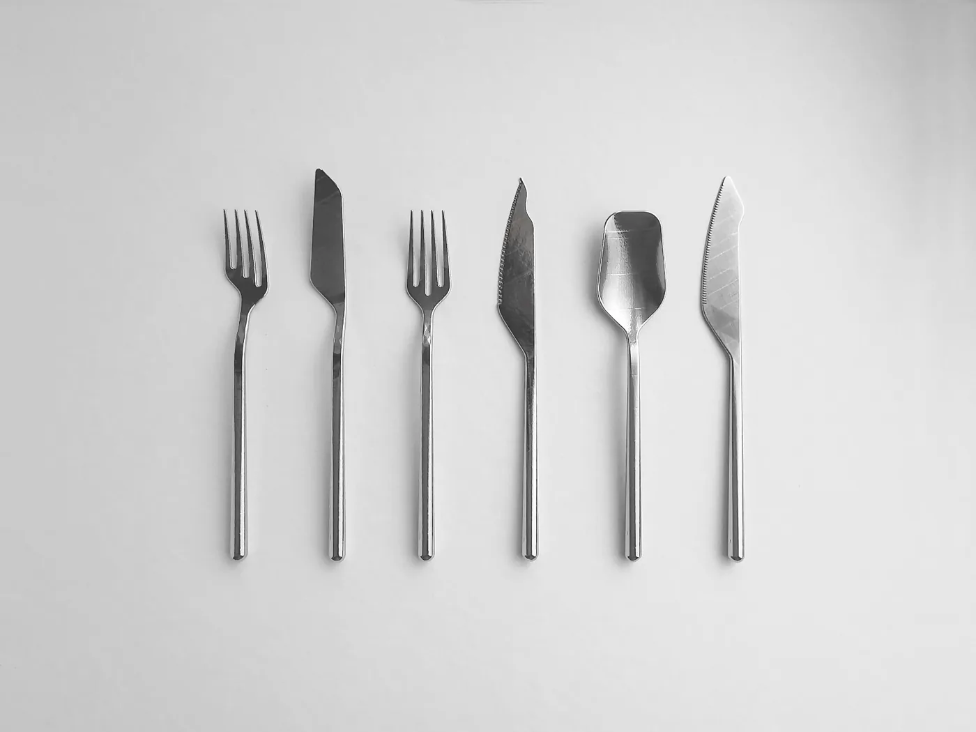 Cubertería fabricada por impresión 3D en metal con acabado mate